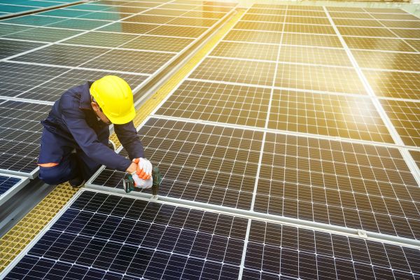 Guide ultime pour choisir et installer des panneaux solaires photovoltaïques