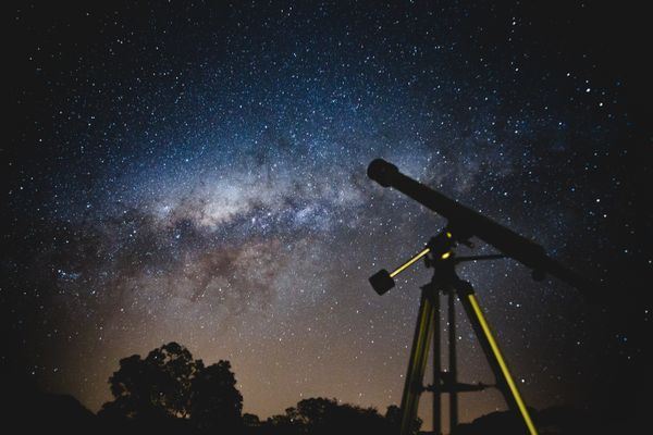 Meilleures jumelles pour l'astronomie : guide d'achat complet